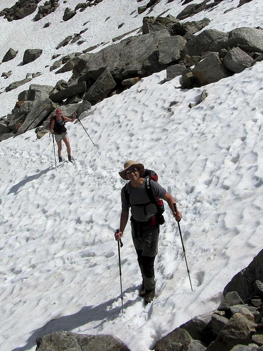 Jannie and Wilco on the snow below the Radschulter