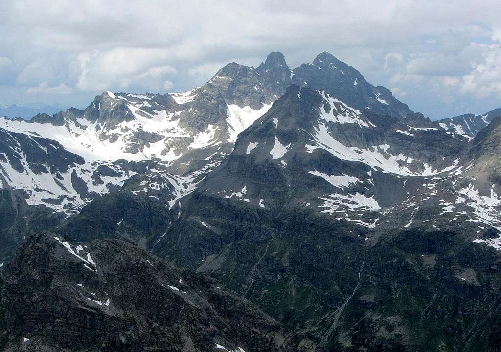 Zooming in on Großlitzner and Gross Seehorn from Hohes Rad