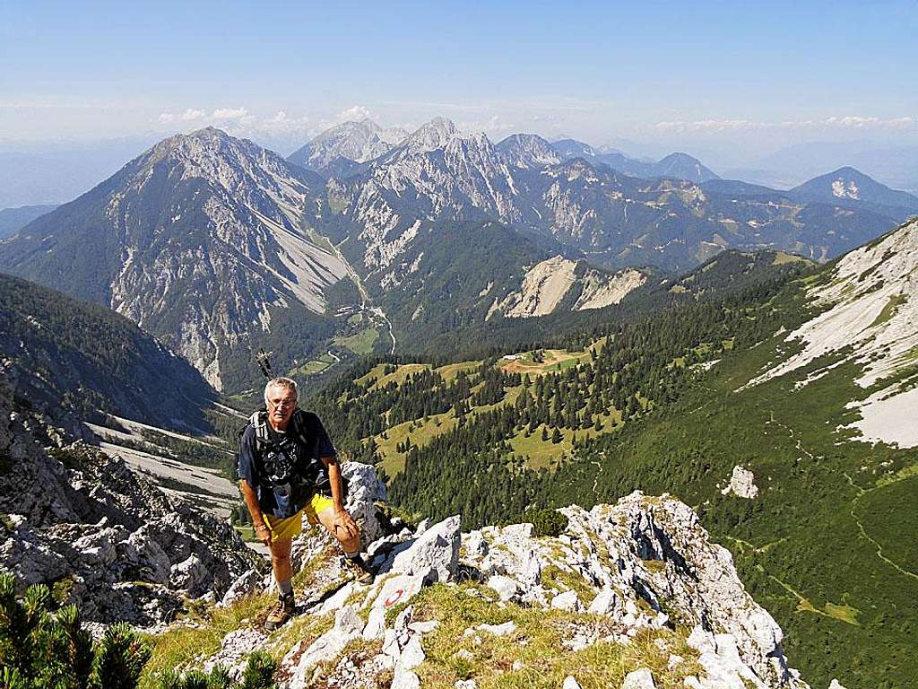 On the N ridge of Veliki vrh