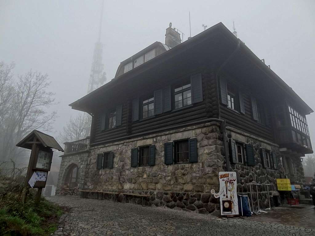 The hut on top of Kleť