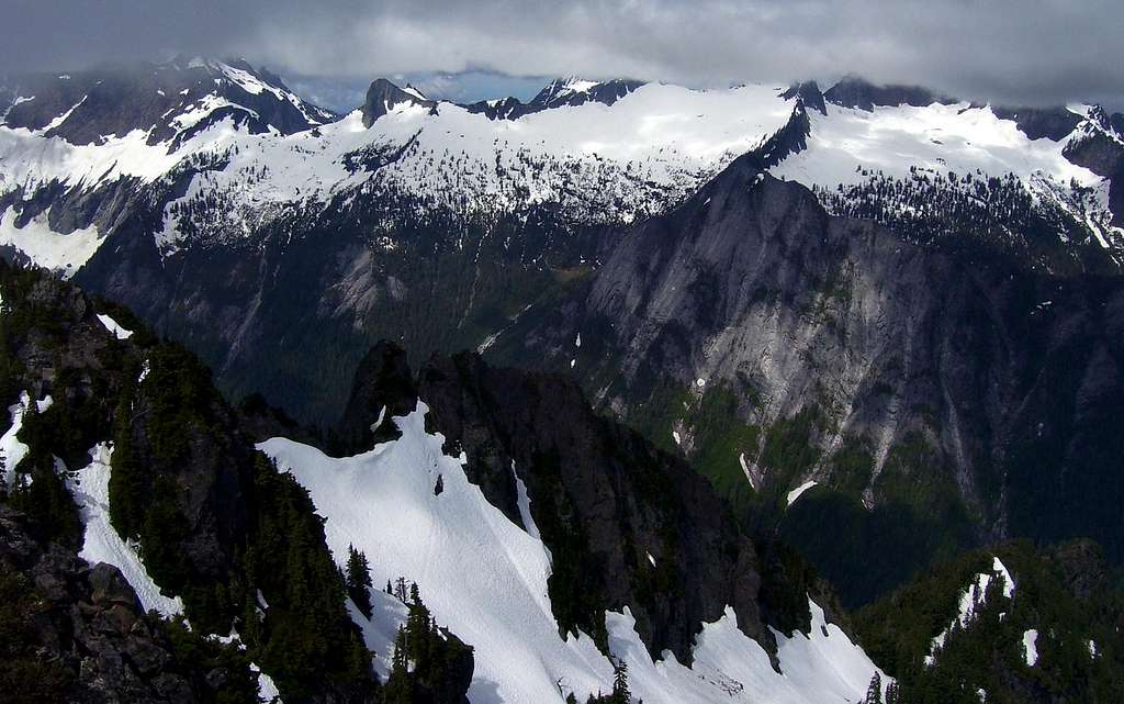 Ridge connecting Three Fingers and Whitehorse from Jumbo Mountain