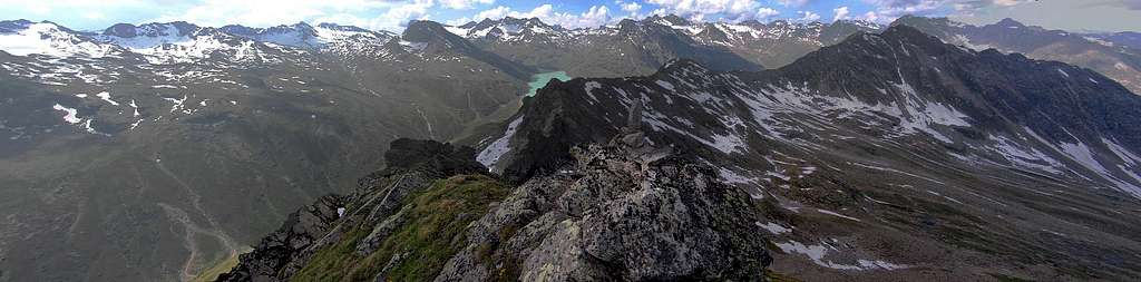 Klein Vallüla summit panorama