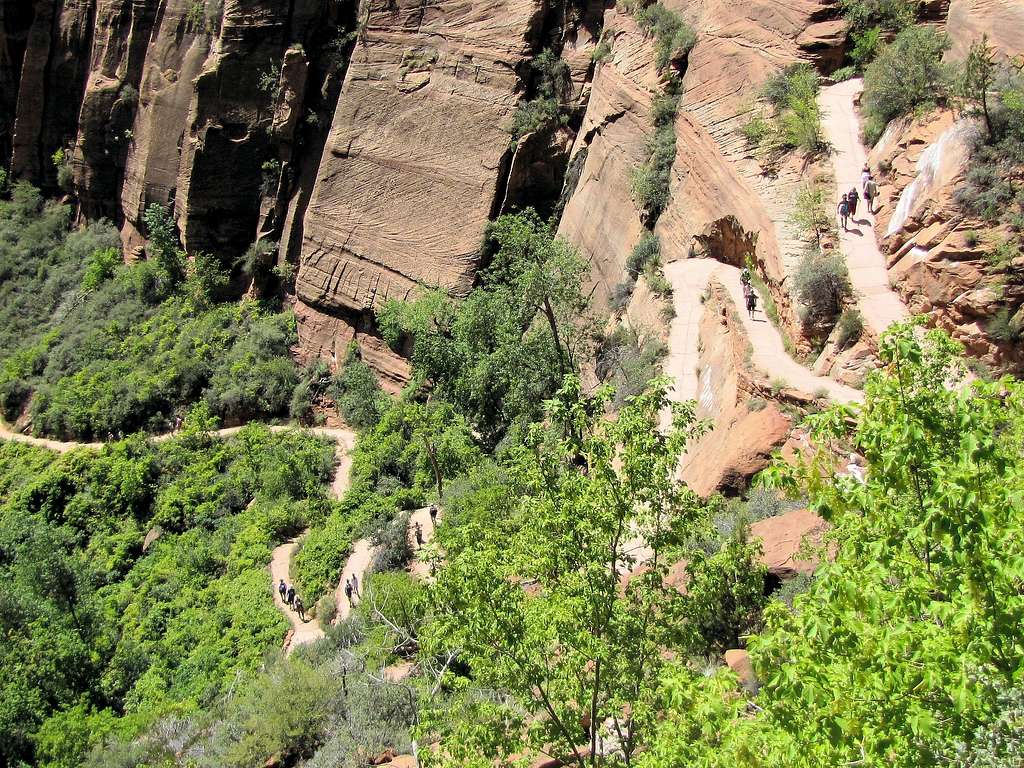 Final descent into Zion Canyon