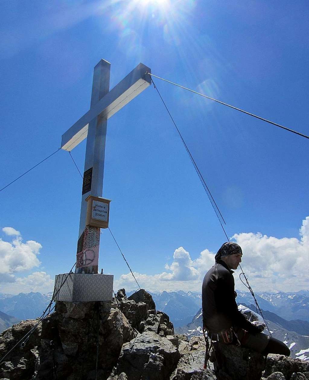 Wilco at the big summit cross of the Hintere Jamspitze