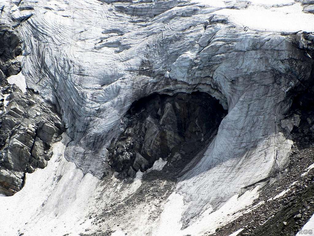 Icefall on the Litzner glacier, at the base of Großlitzner.