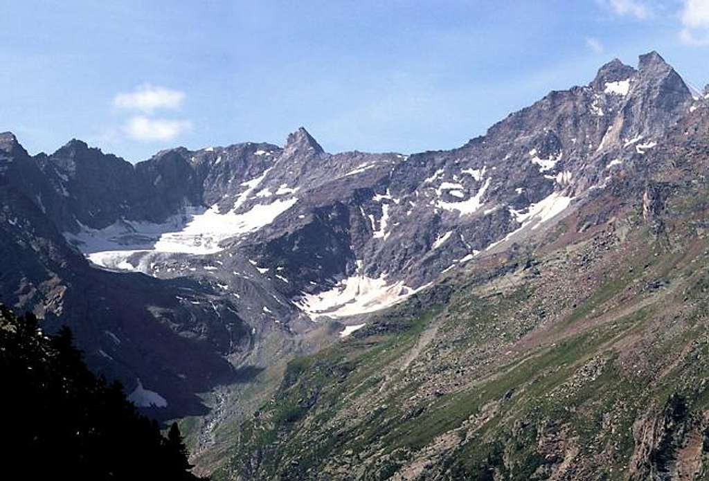  Gran Paradiso GROUP: head of Valeille viewed  from  Alpe di Loie