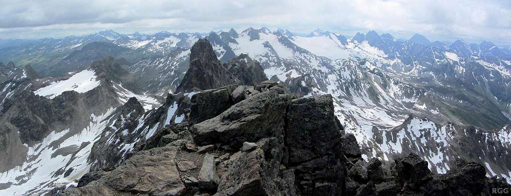 Gross Seehorn 105° summit panorama over the Silvretta group