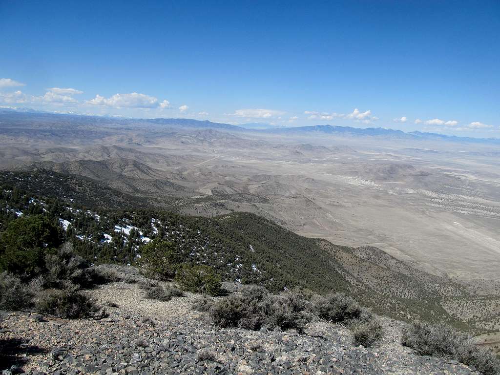 looking into Nevada from Dutch summit