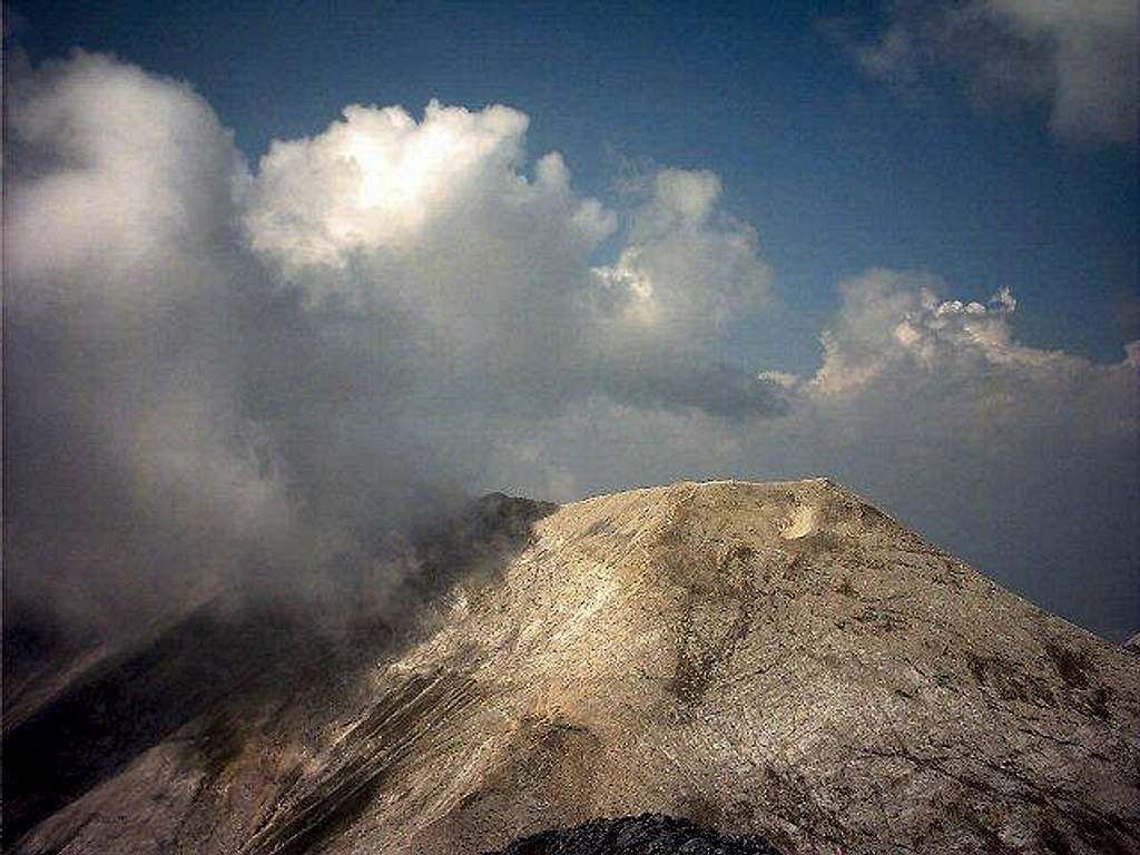 Kutelo Peak (2908 m) - part...