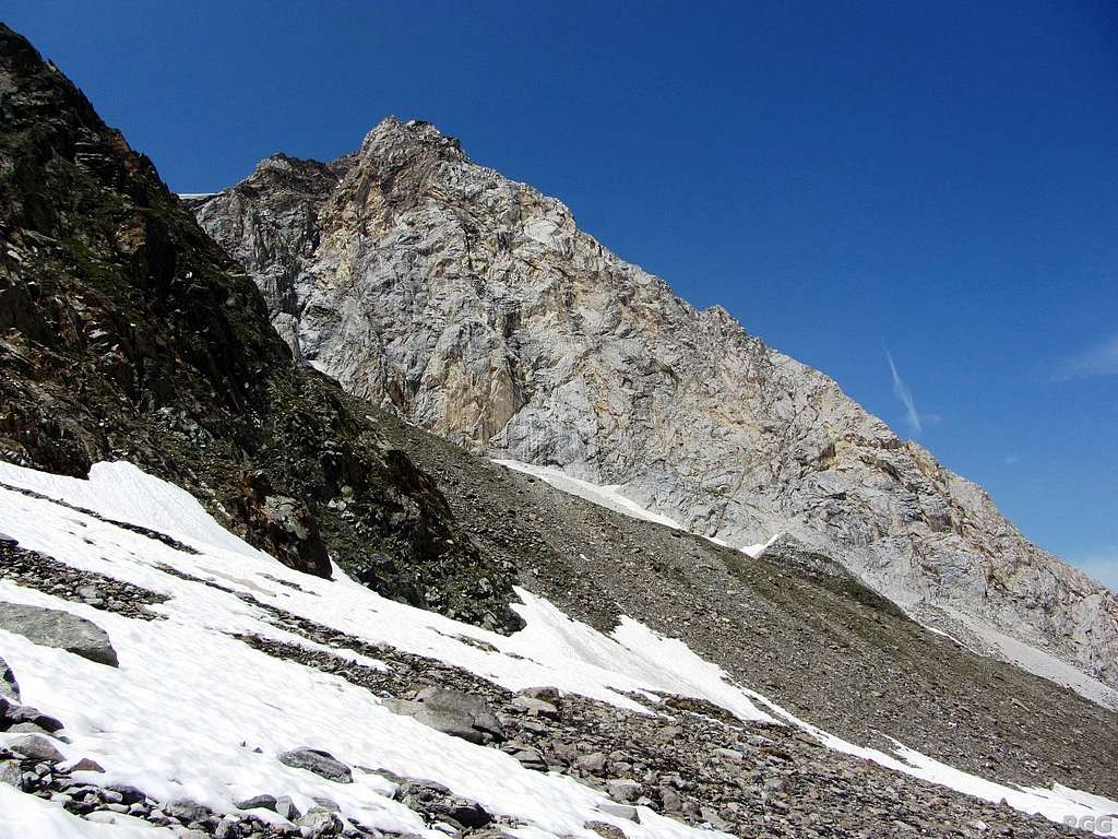 Hohe Weiße showing its impressive SE face and east ridge