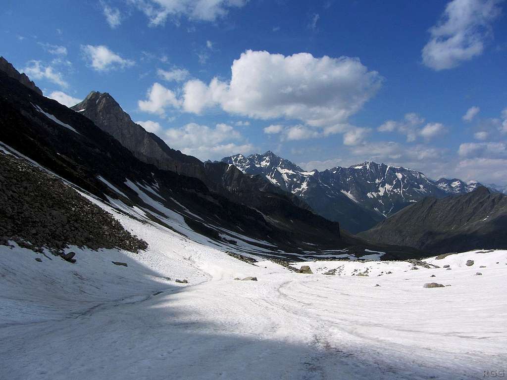 Panoramic view down the north side of the Halsljoch