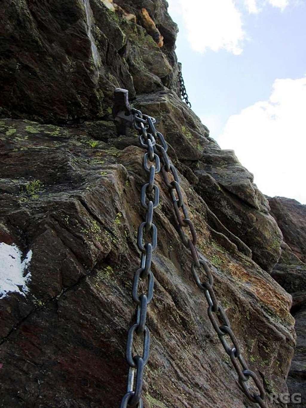 Chains securing some the tricky parts of the route up the Lazinser Rötelspitze