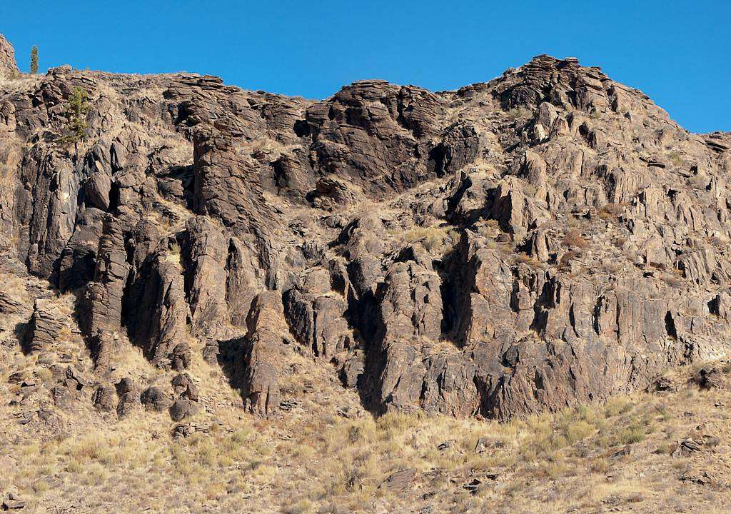 A maze of basalt pillars