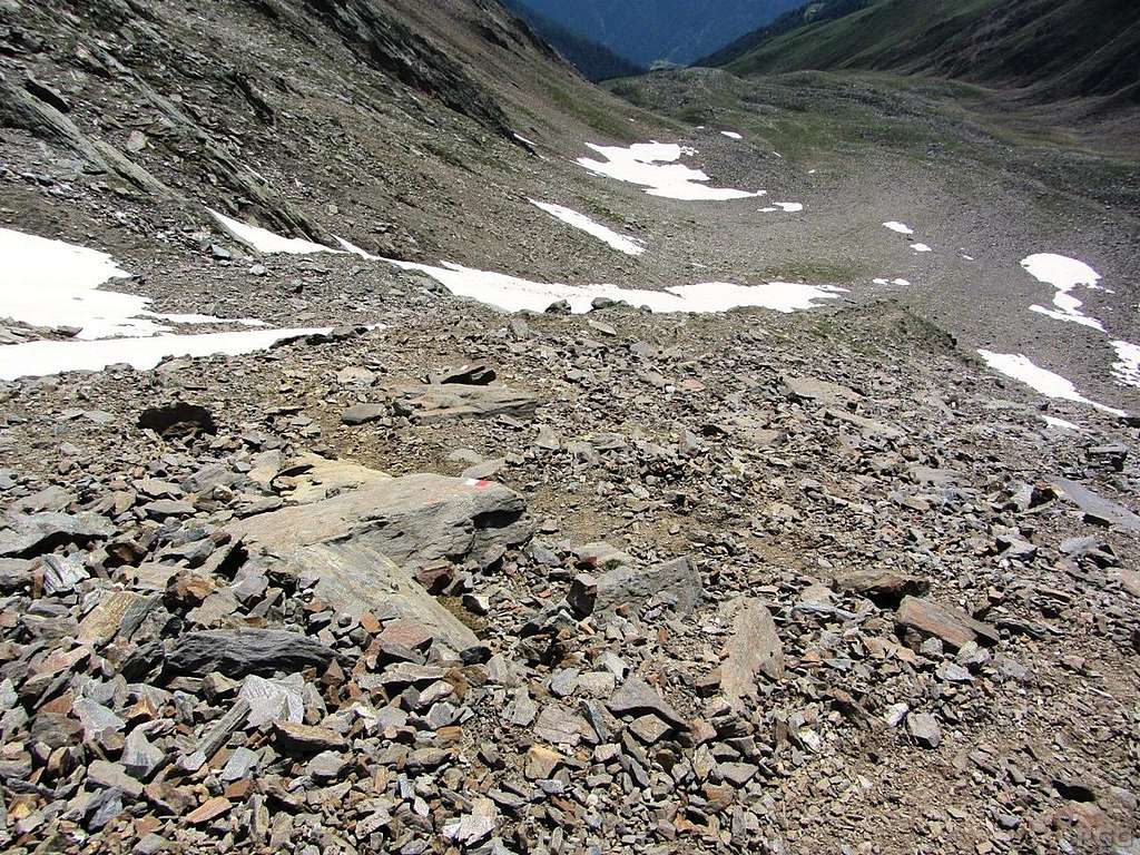 The scree slope on the southwest side of the Ginggljoch