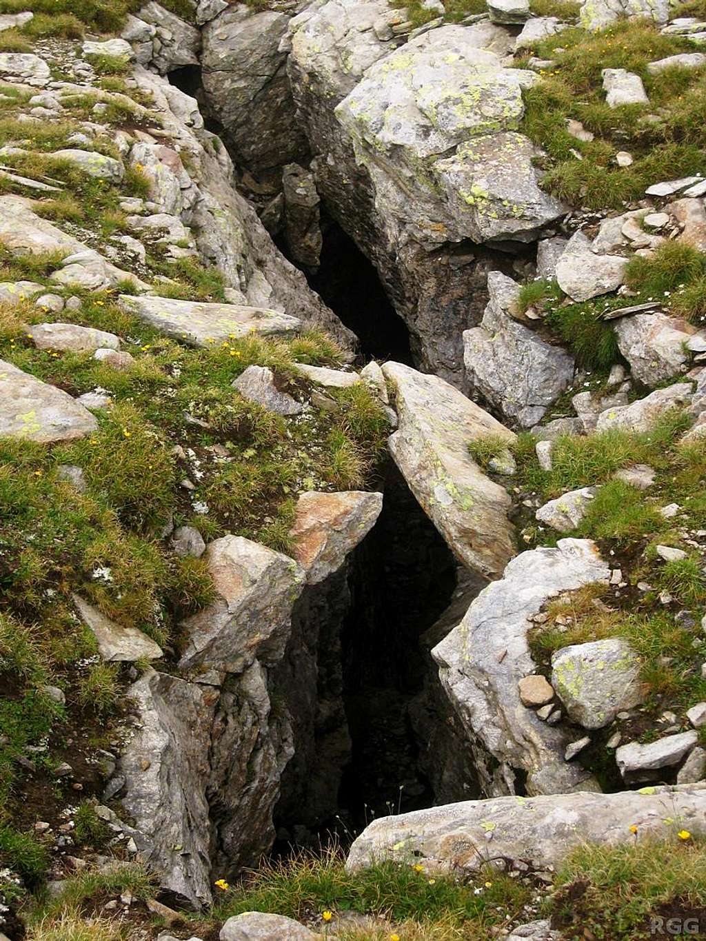 Watch out for holes in the ground along the route to the Spronser Rötelspitze!
