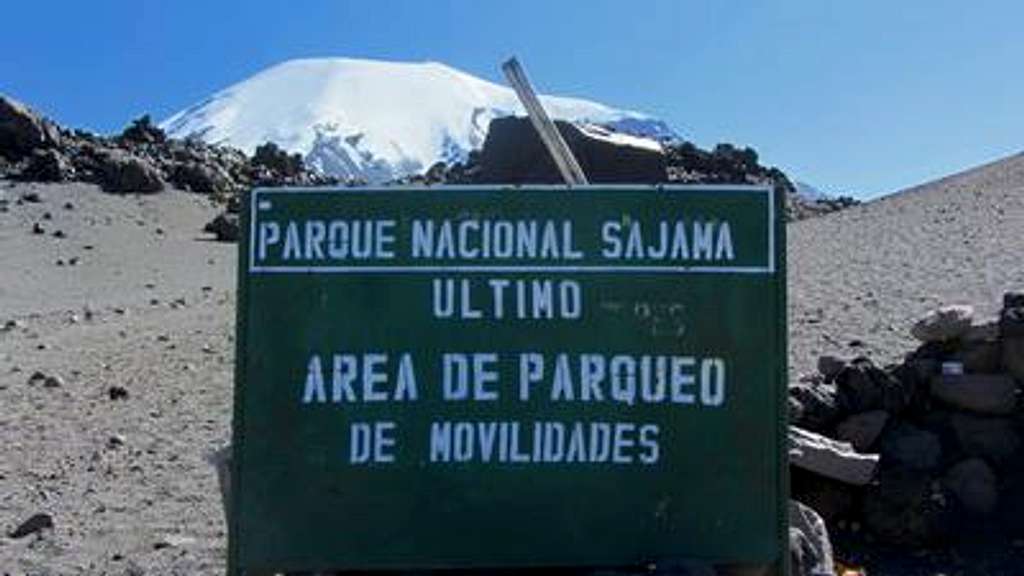 Sign at the starting hiking point to Parinacota - Further driving by car is not permitted