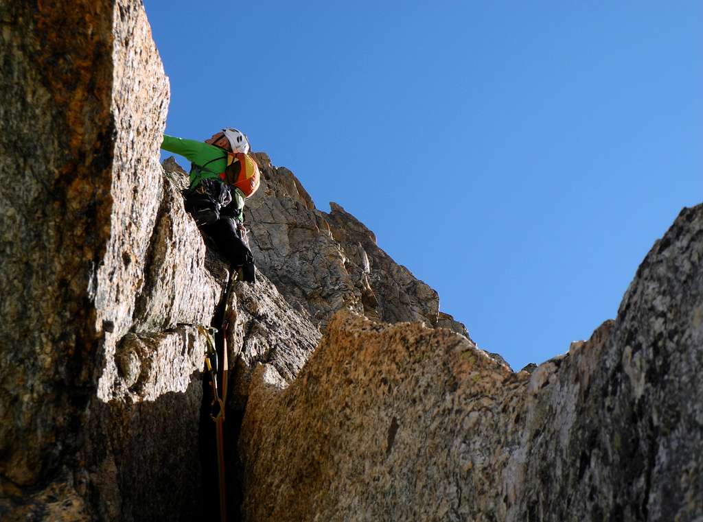 Climbing the Lucky Luke crack, Aiguille du Refuge (Argentiere)