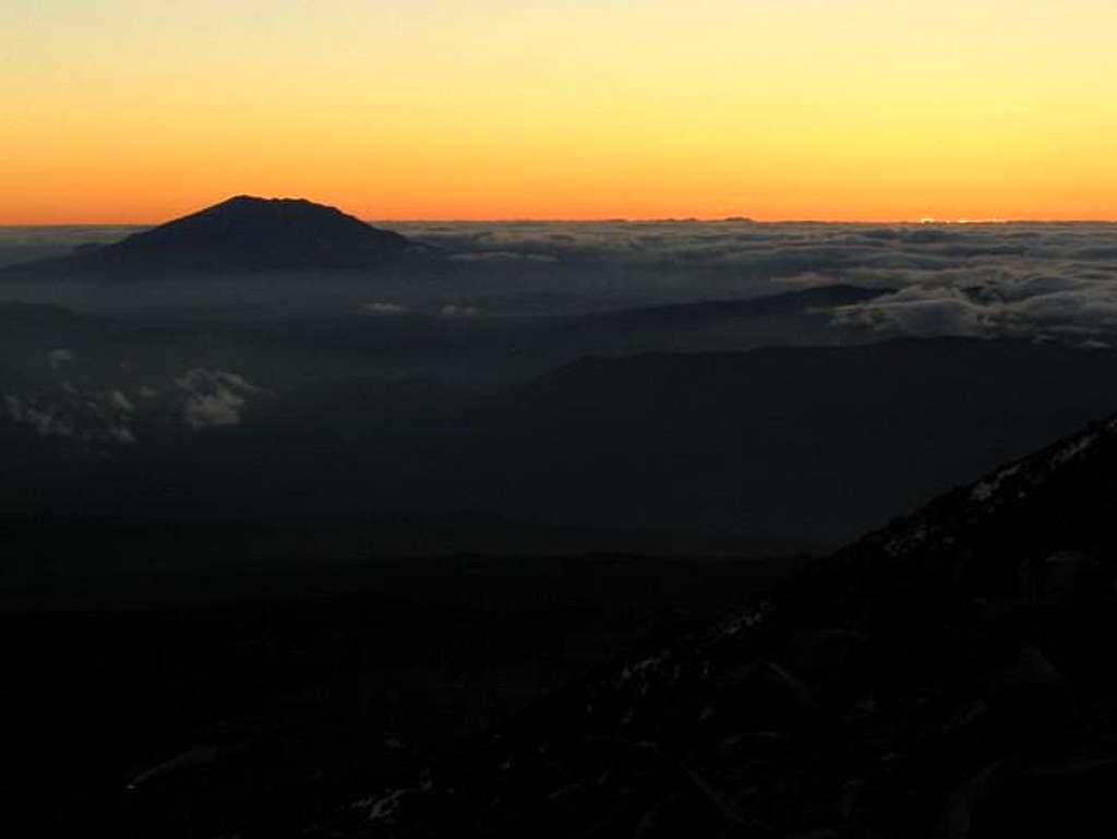 sunset on Mount Saint-Helen,...