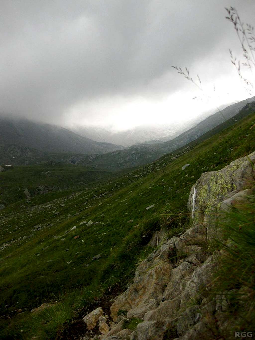 Descending Roteck - and the cloud base is descending with me