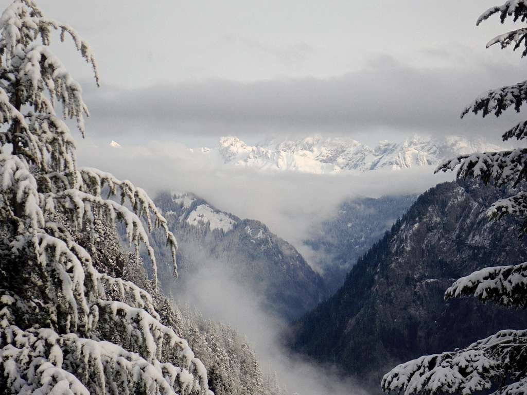 Looking east to the Cascade front