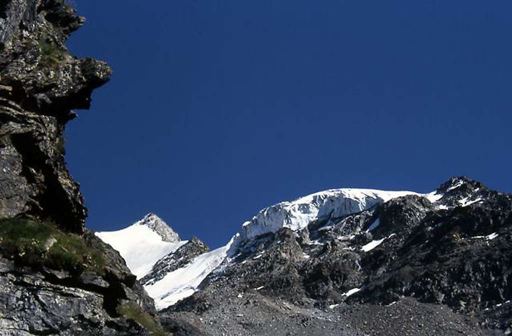 Gran Paradiso GROUP: view from the pathway to Money bivouac