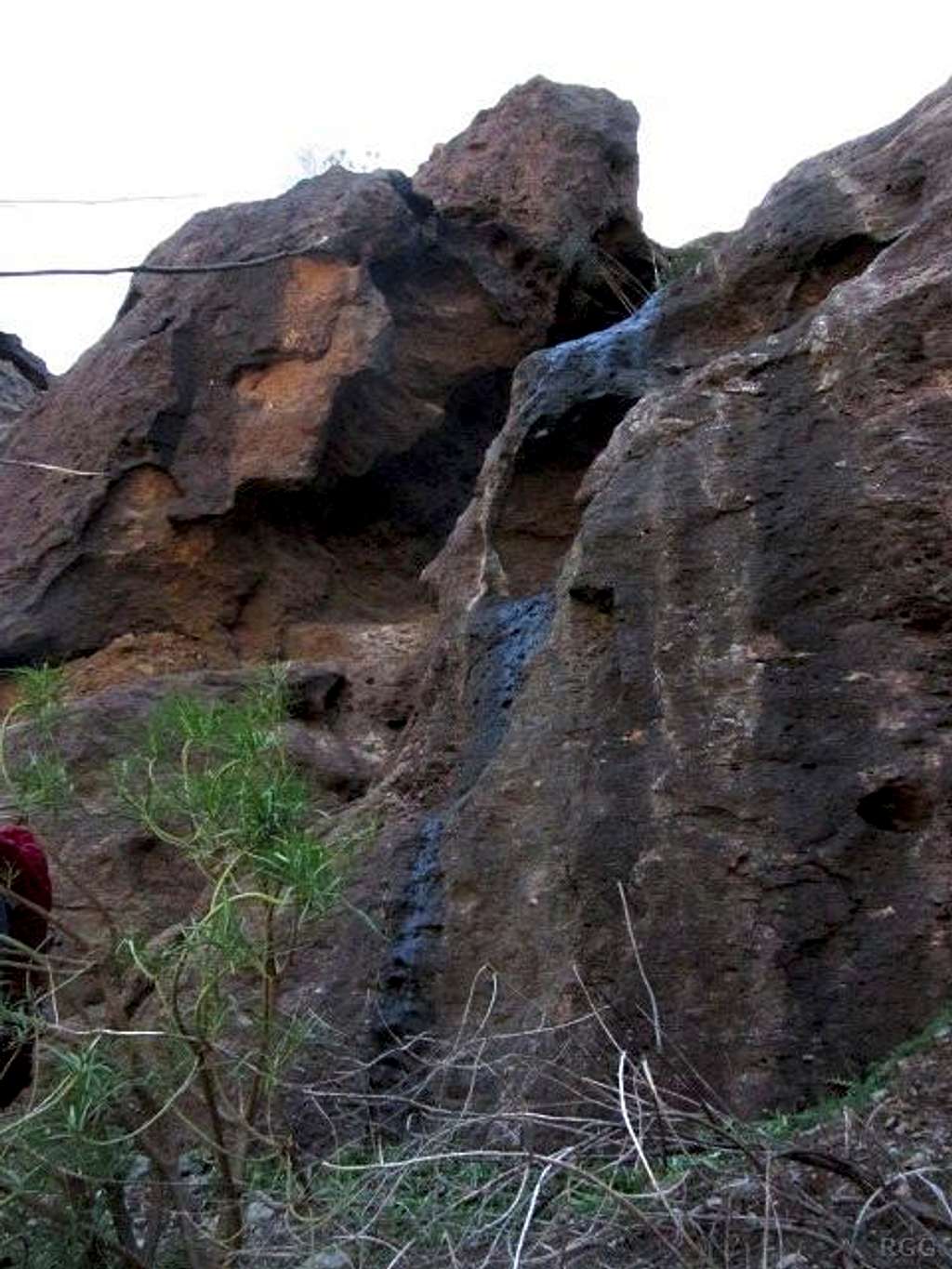 Wet rock walls at Sorrueda