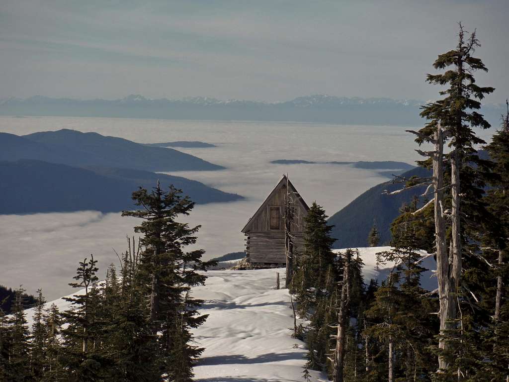 The private cabin and the inversion fog