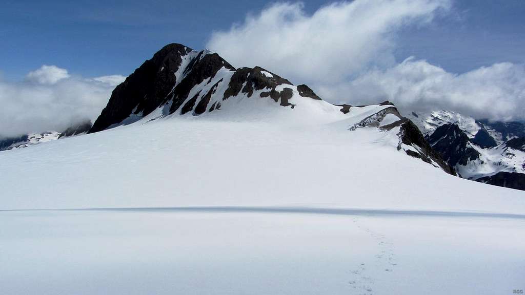 Rothorn (3287m) <i>aka</i> Corno Rosso from the SW