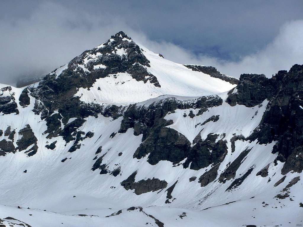 Zooming in on Punta d'Arbola (3235m)