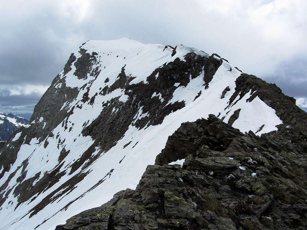 Punta Clogstafel summit ridge