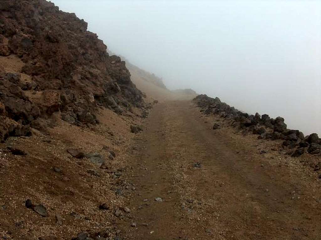The main trail to the Montaña...