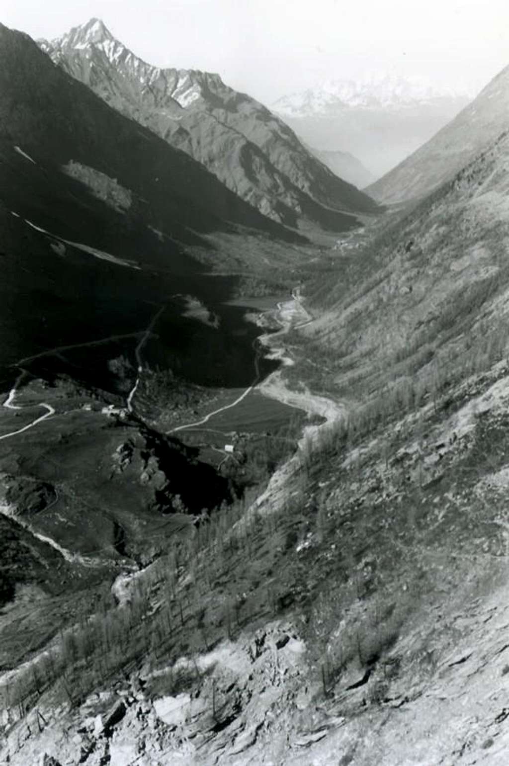 Watershed between Rhemes/Grisenche Valleys from South to North climbing Vaudala Walloon 1983
