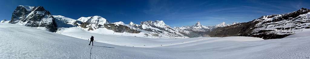 Wide panorama from Monte Rosa to Stockhorn from the upper Gorner Glacier