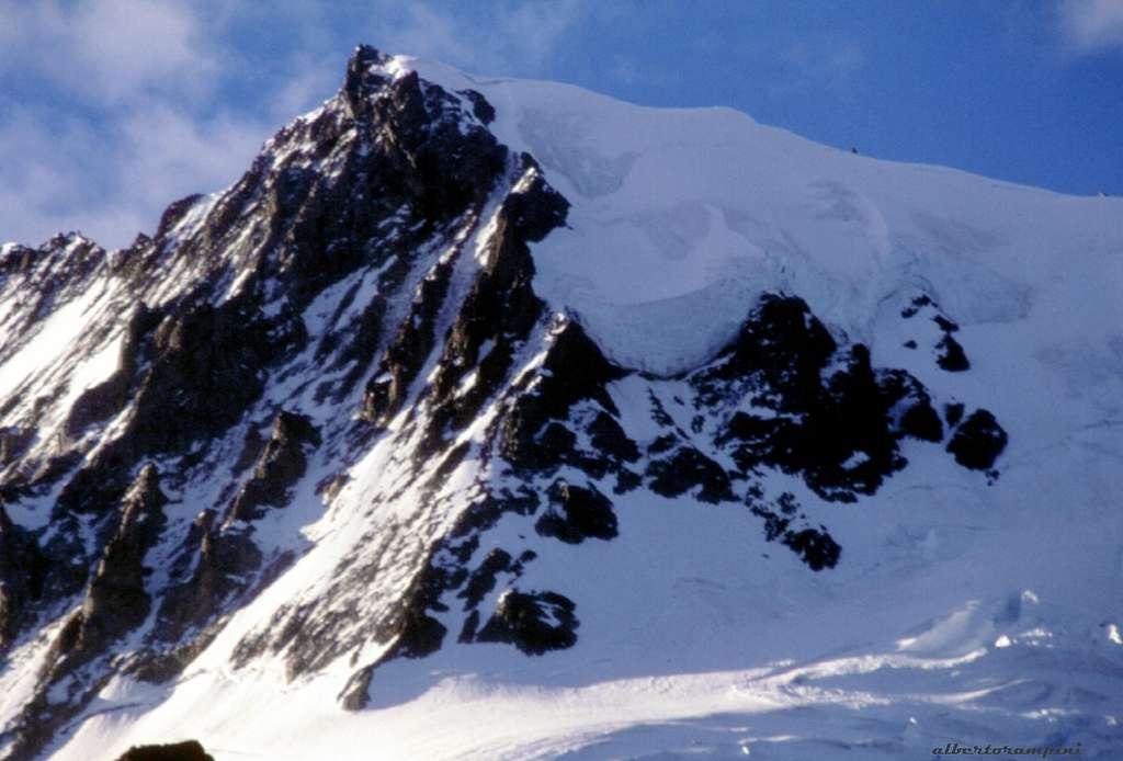 Cerro Hermoso seen from the Base Camp