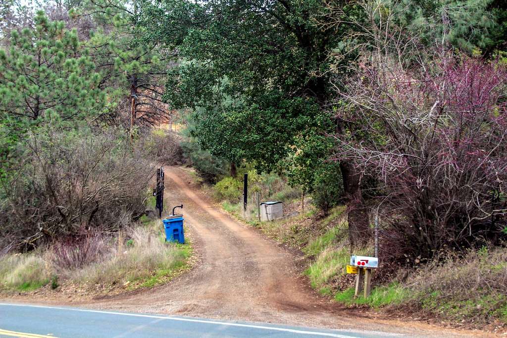 Dirt road going up from Soda Bay Road