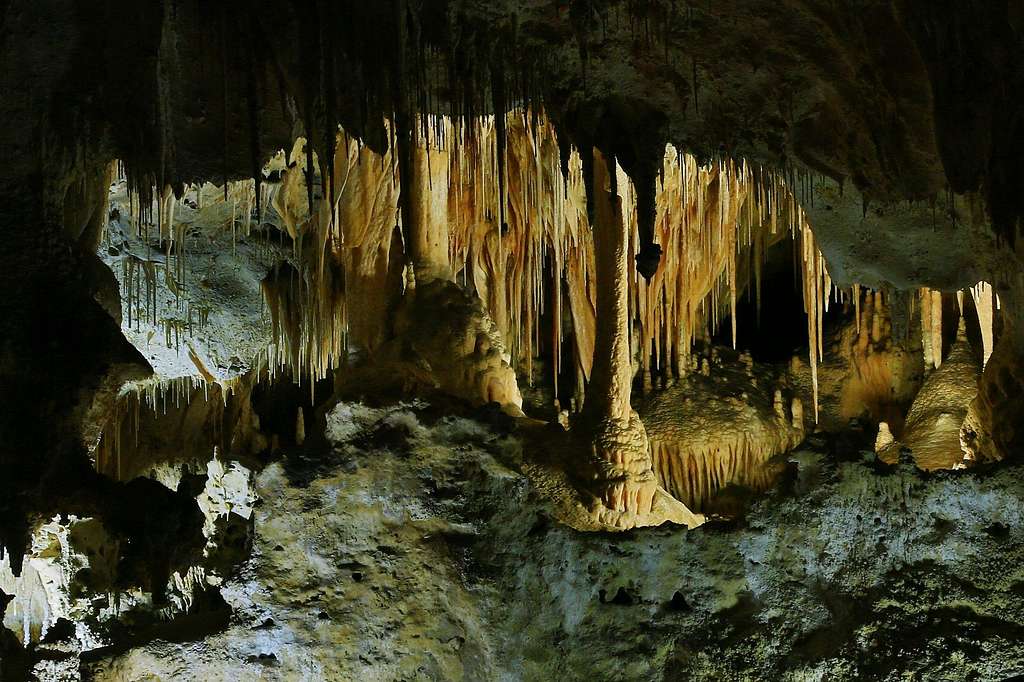 Painted Grotto in Carlsbad Caverns