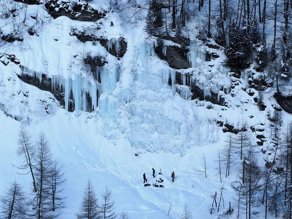 Climbers getting ready for the main icefall at La Gouille