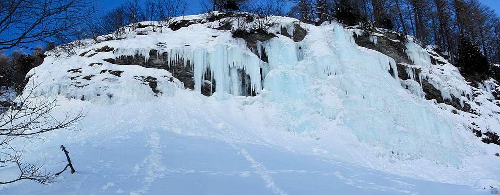 The main icefall at La Gouille