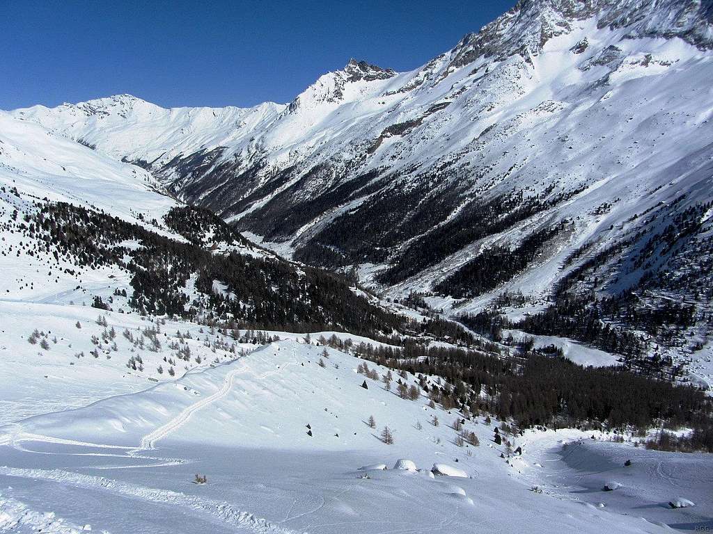 Looking down the Arolla valley