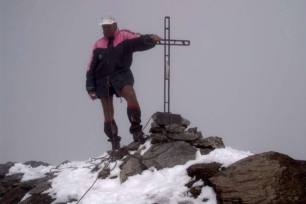 Basei Summit  (3338m) with very very bad weather 2006