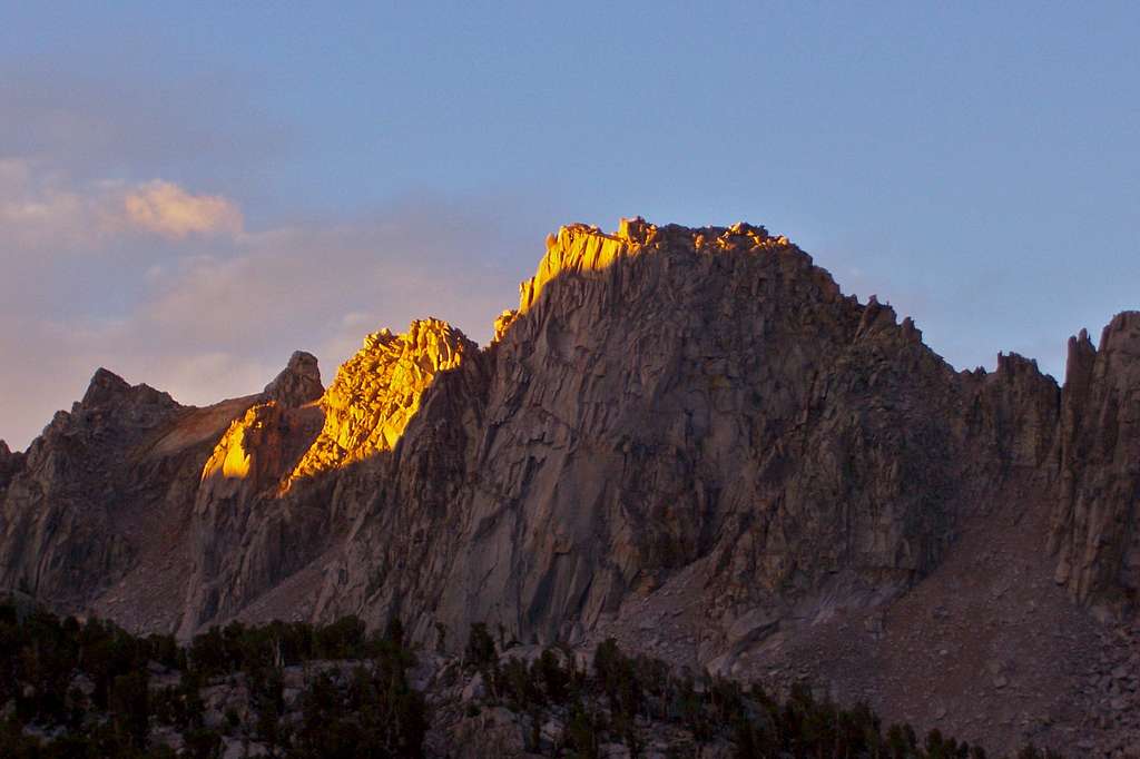 Sunrise on Kearsarge Pinnacles