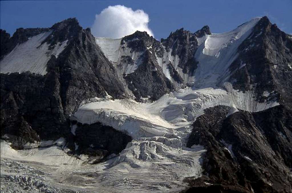 Roccia Viva range and Money glacier seen from casolari dell'Herbetet
