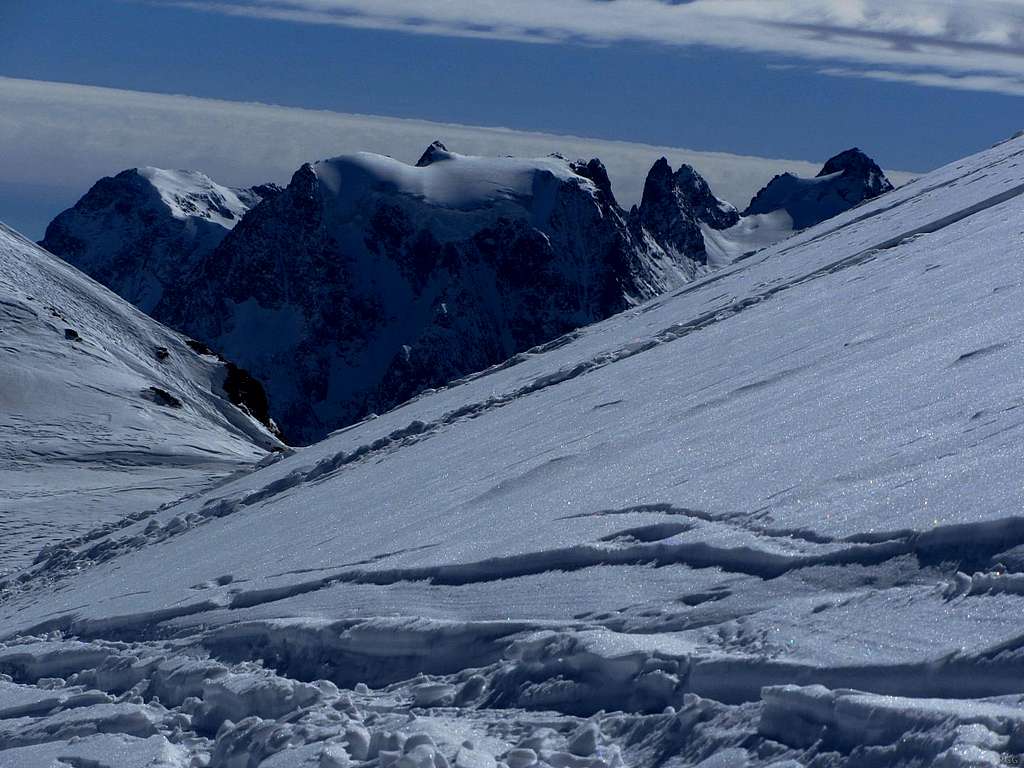 Zooming in on Mont Collon (3637m) from high on Pointe de Vouasson