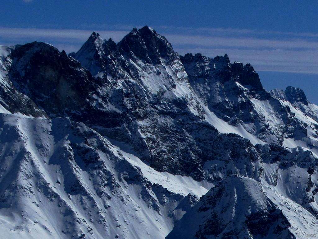 Zooming in on Bouquetins (3838m)