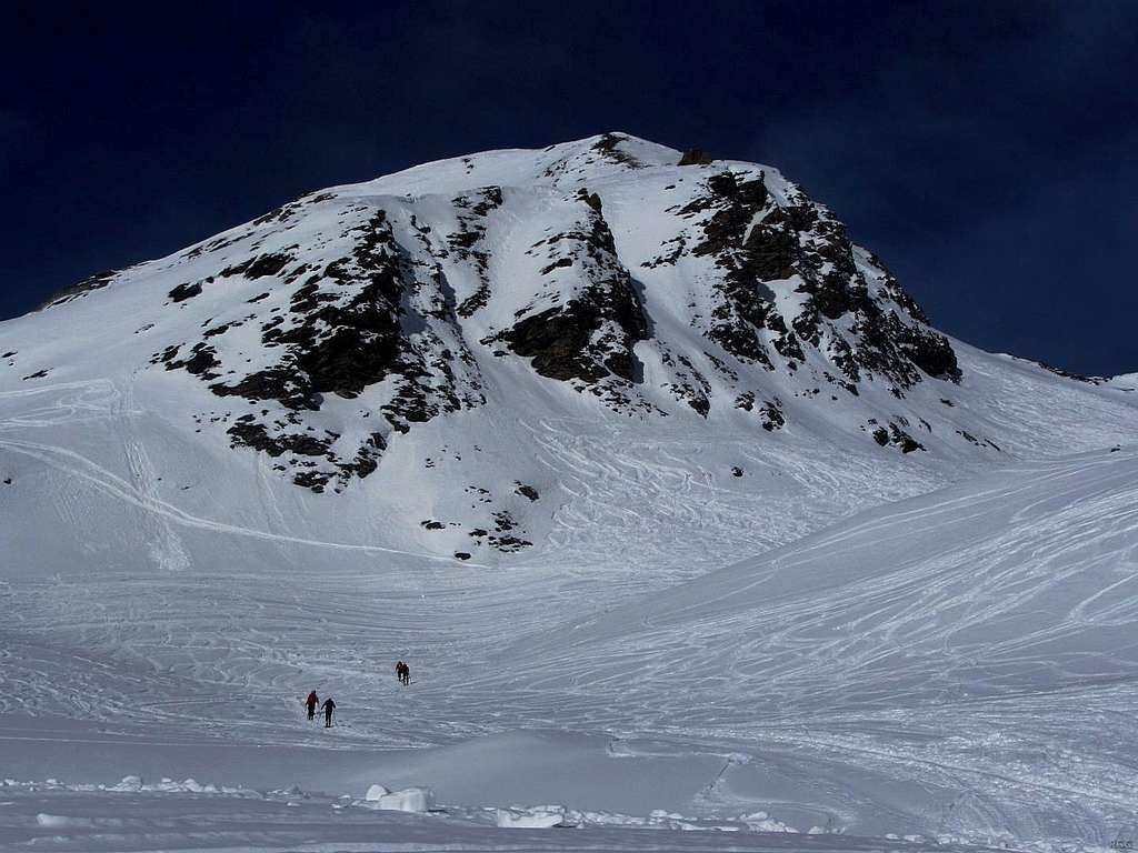 Pointe de Darbonneire (3422m) from the east