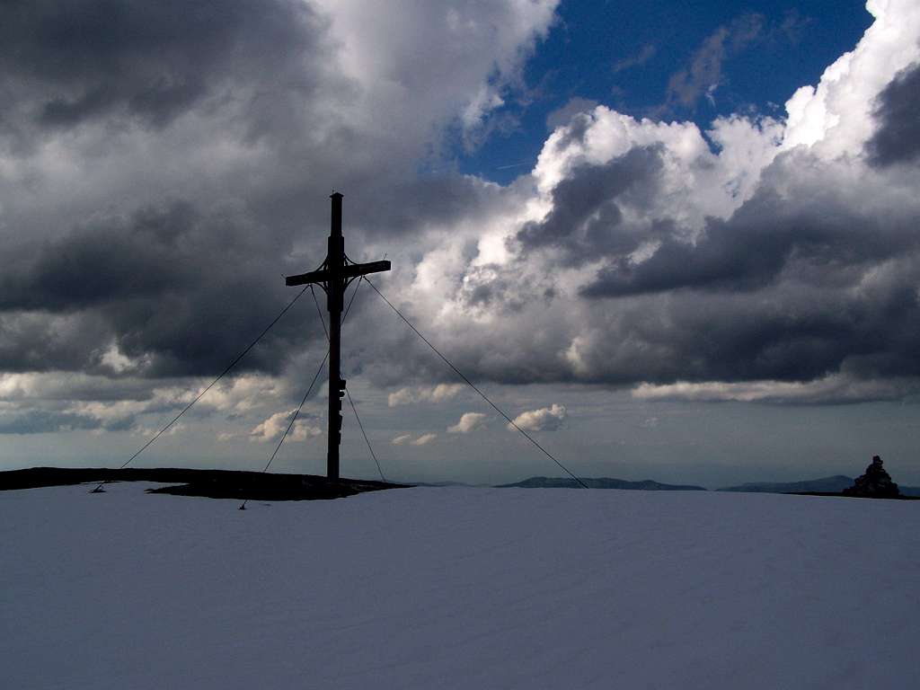 The summit cross of Göller