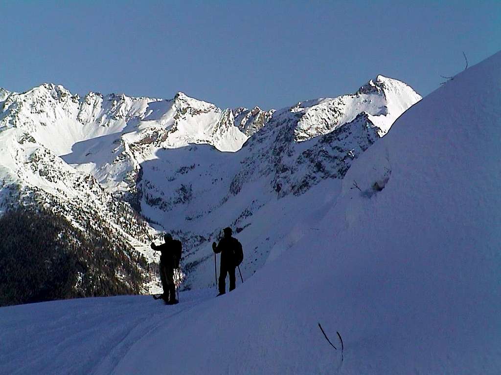 To Ansermin Alp with landscape on Senevé/Arpisson/Viou Range 2002