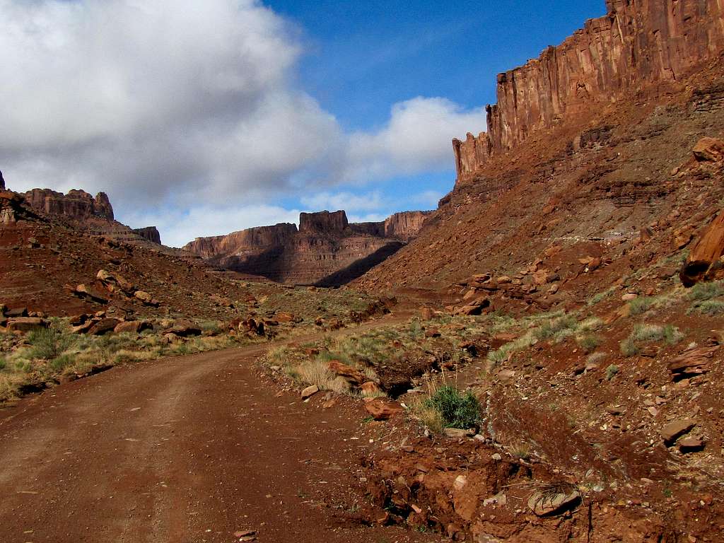 Lower parts of Long Canyon Road