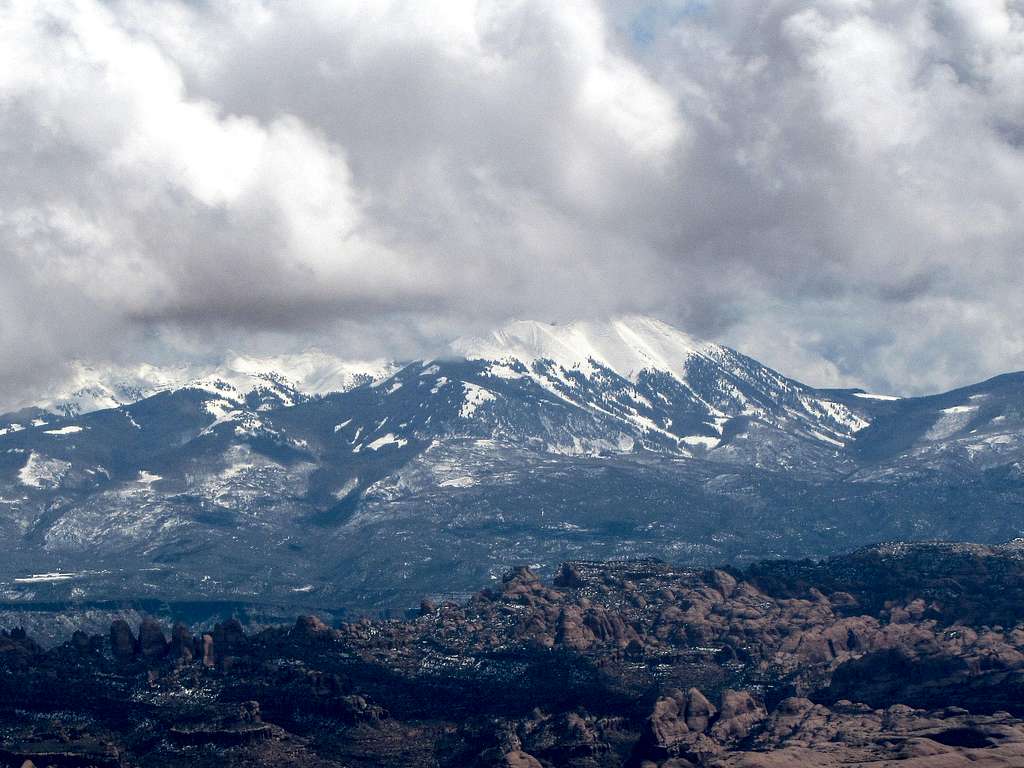 Zoomed view of Mt. Tukuhnikivatz
