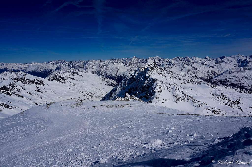 View from Schwarze Schneid towards the Sulztal Ridge